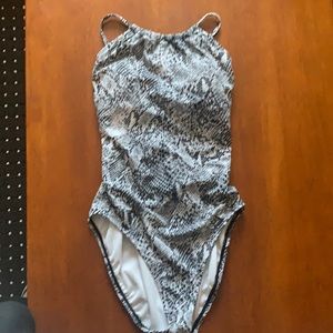 BEAUTIFUL TIME AND TRU 1PC BATHING SUIT NEW(4-6)